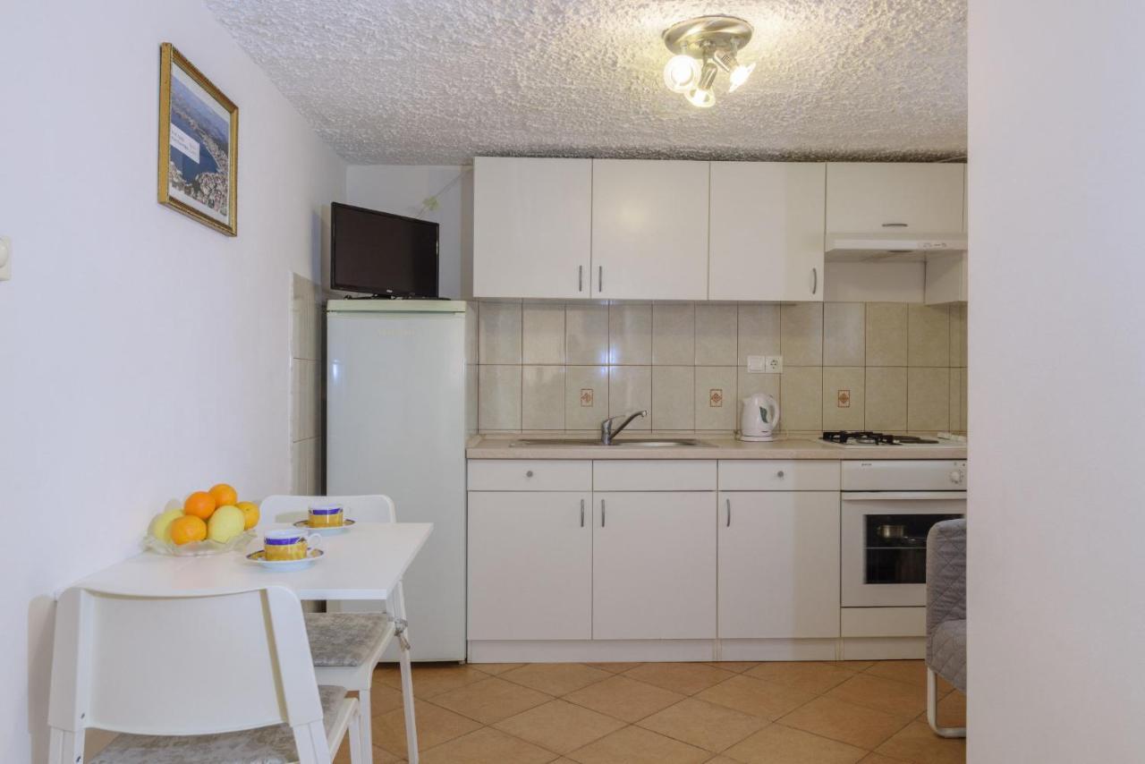 Apartments Meri โตรกีร์ ภายนอก รูปภาพ