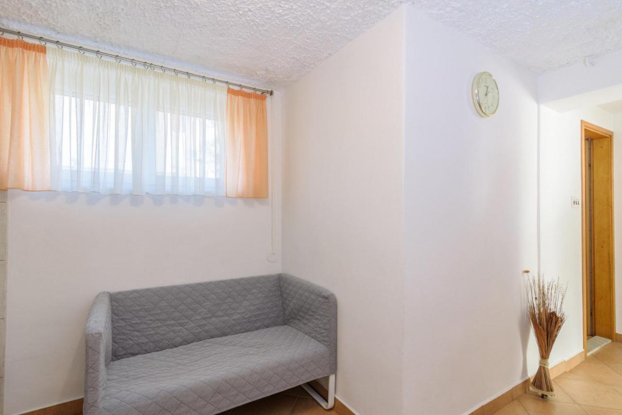 Apartments Meri โตรกีร์ ภายนอก รูปภาพ