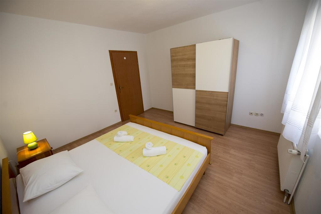 Apartments Meri โตรกีร์ ภายนอก รูปภาพ